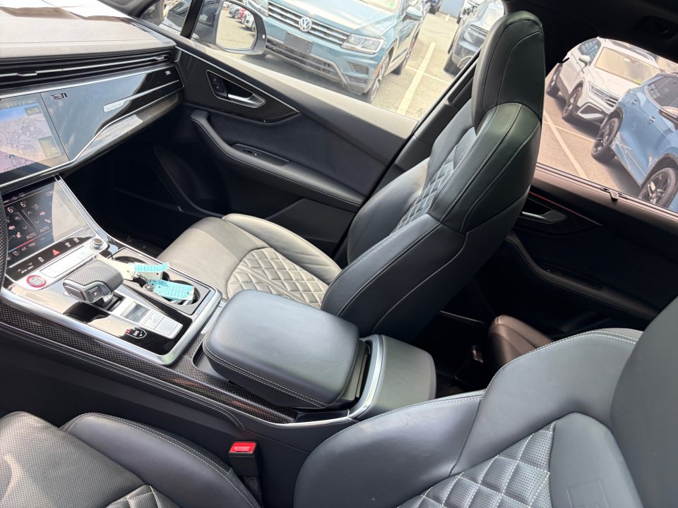 Used 2023 Audi SQ7 Premium Plus w/ Executive Package AWD/4WD image 31
