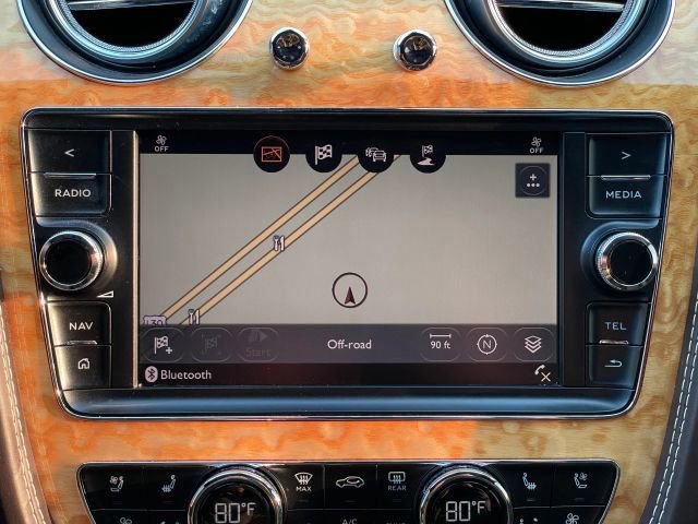 Used 2018 Bentley Bentayga Onyx Edition image 28