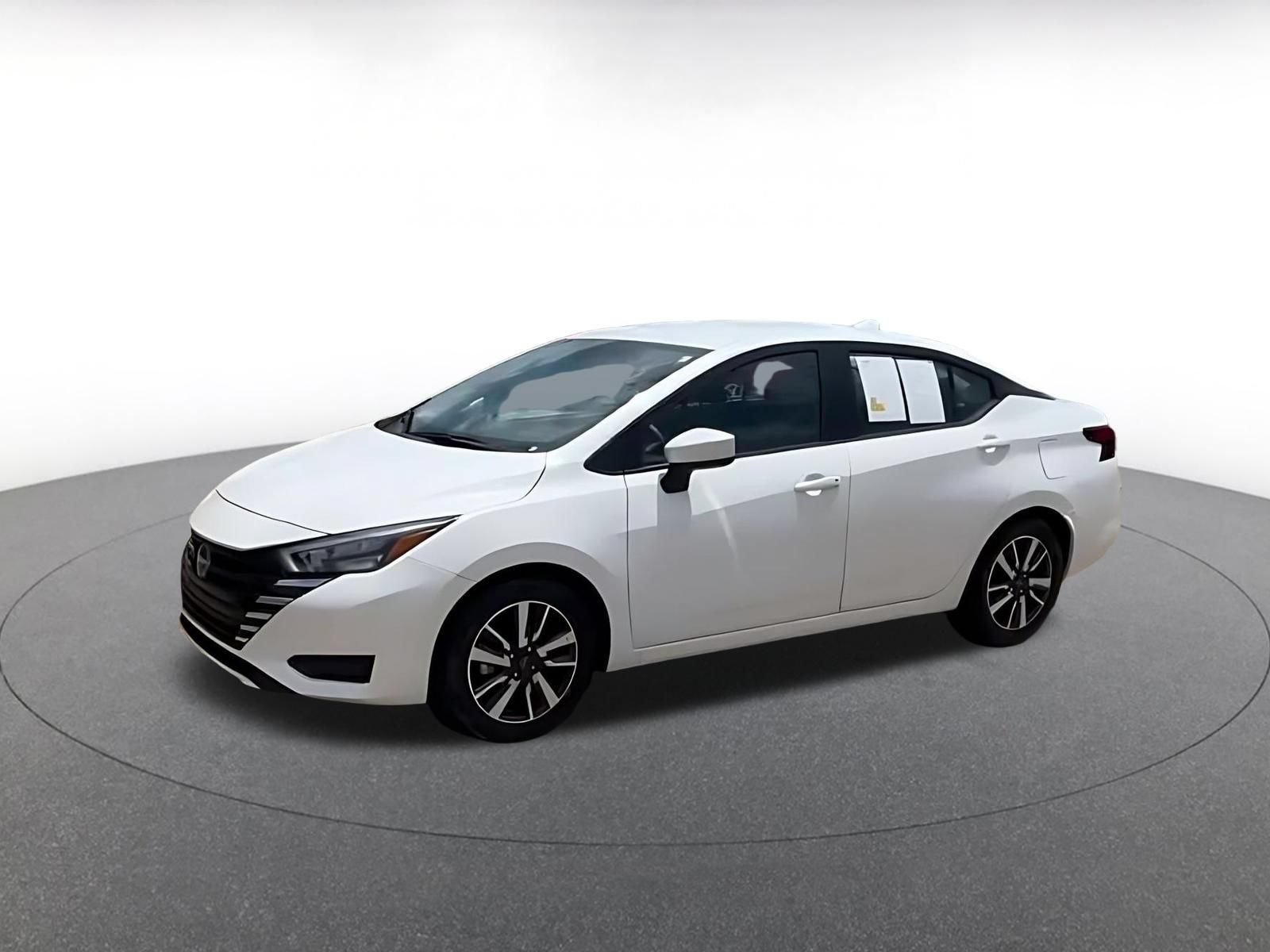 Used 2025 Nissan Versa SV FWD image 8