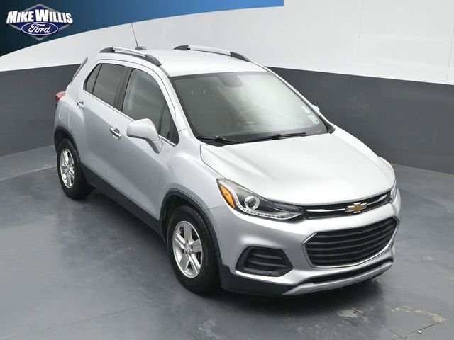 Used 2018 Chevrolet Trax LT w/ LT Convenience Package FWD image 9