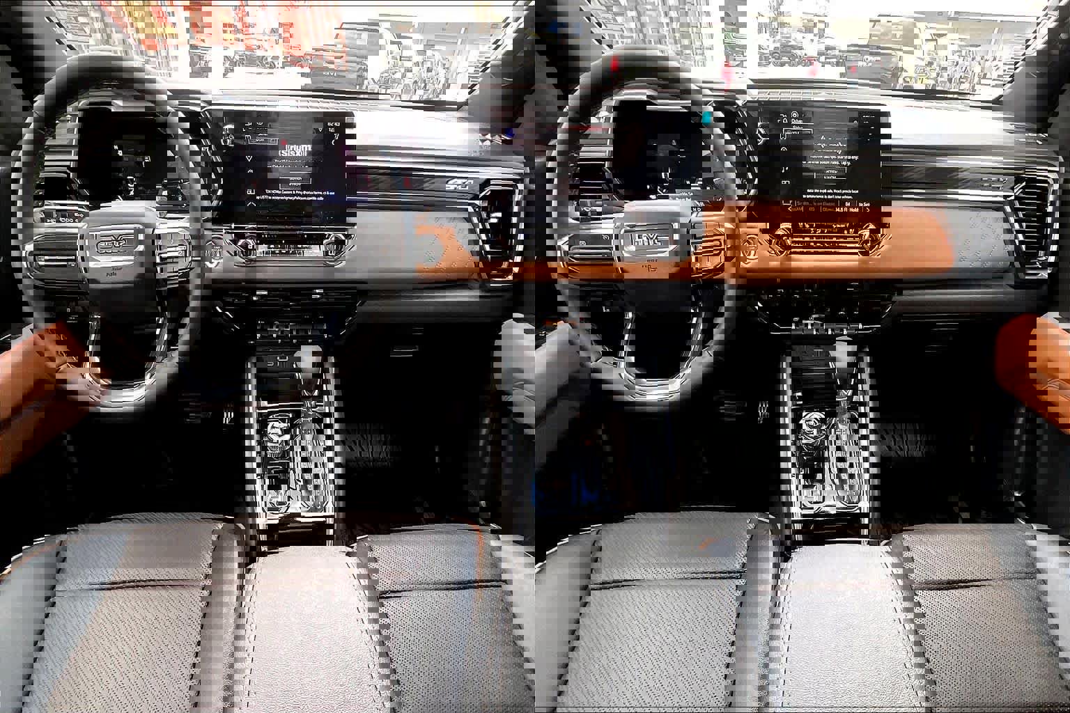 Used 2026 GMC Canyon AT4 w/ Technology Plus Package image 30