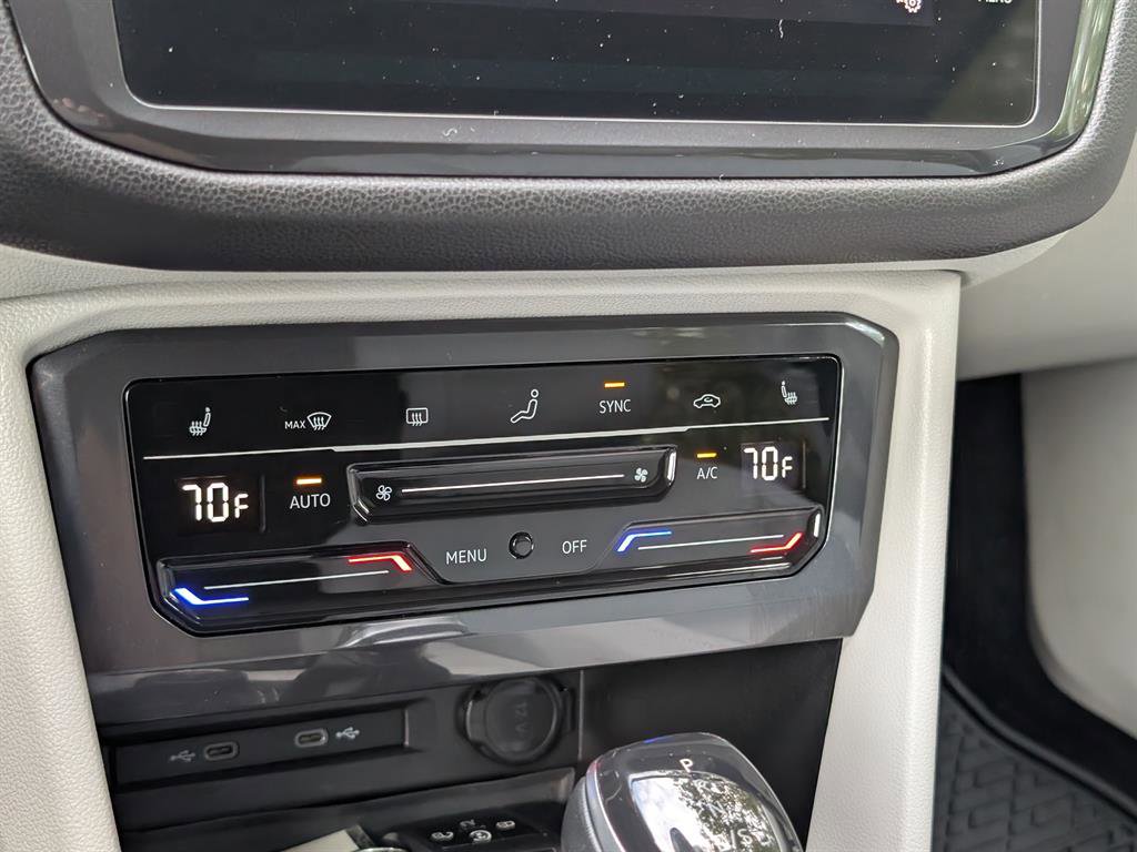 Used 2022 Volkswagen Tiguan SE image 33