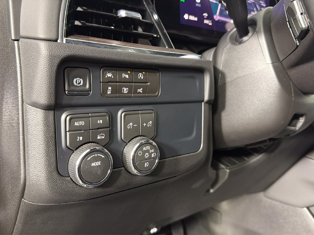 Used 2026 Chevrolet Suburban LT w/ Comfort Package AWD/4WD image 21