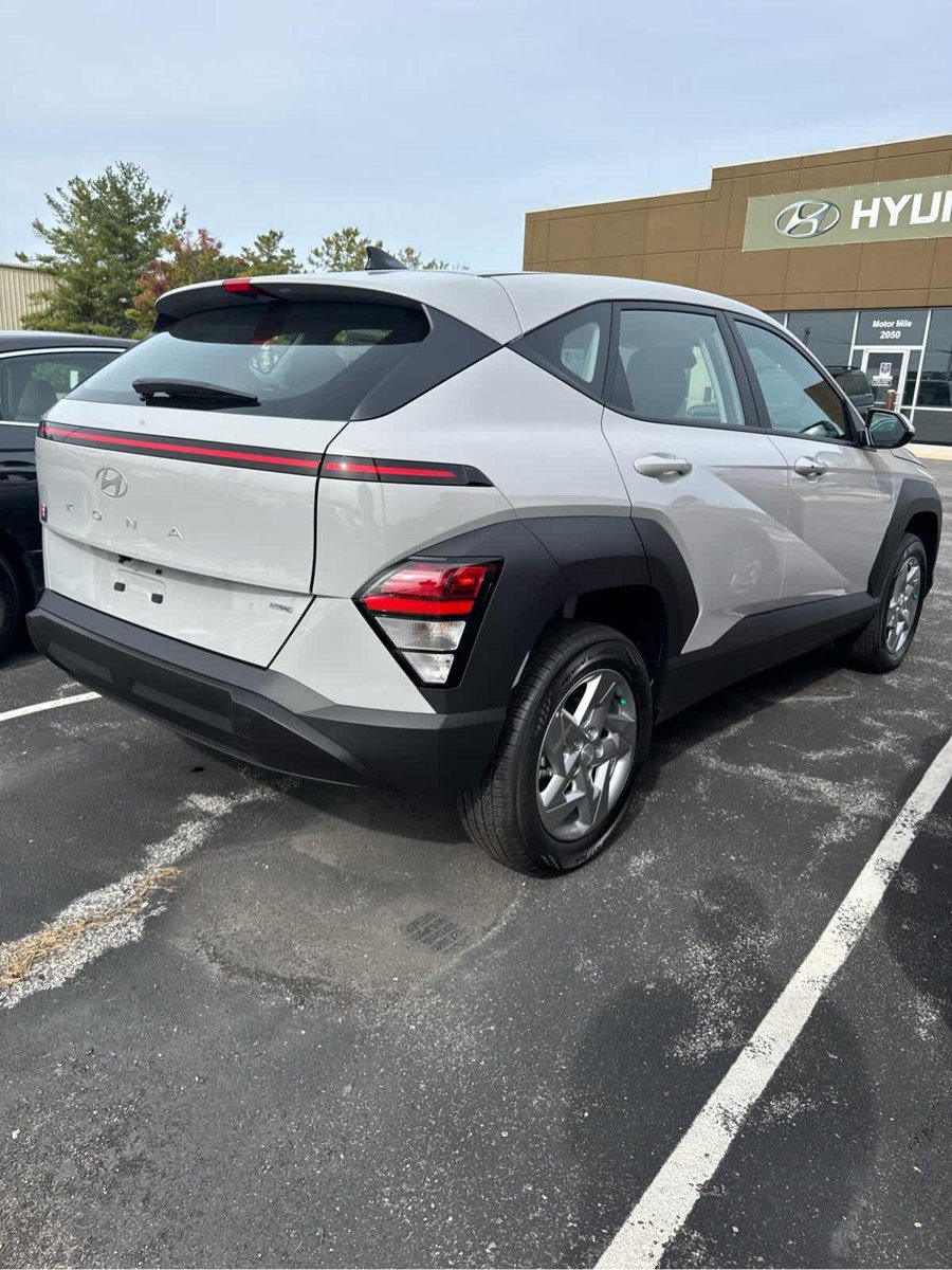New 2027 Hyundai Kona SE AWD/4WD image 14