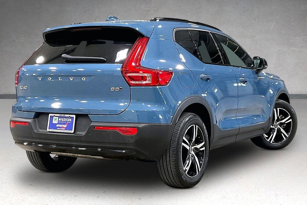 Certified 2023 Volvo XC40 B5 Plus w/ Climate Package AWD/4WD image 6