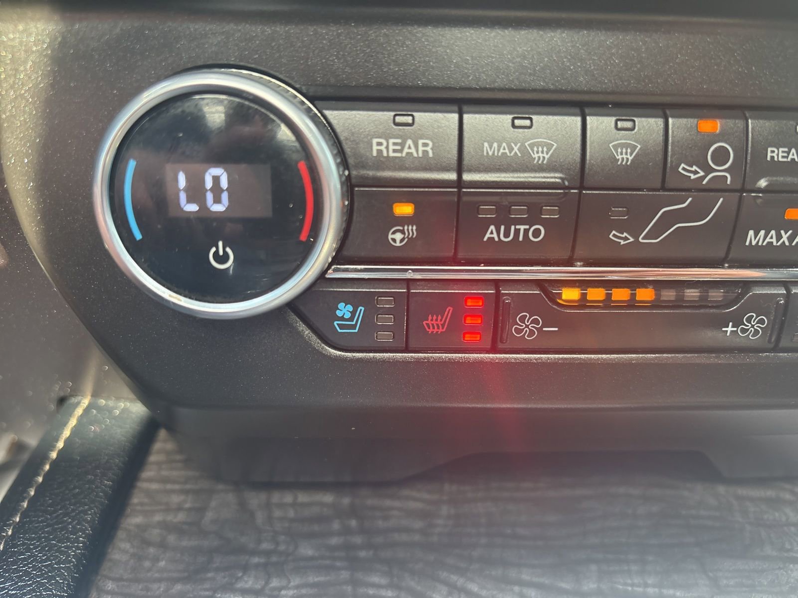 Used 2020 Ford Expedition Limited w/ Equipment Group 302A image 40