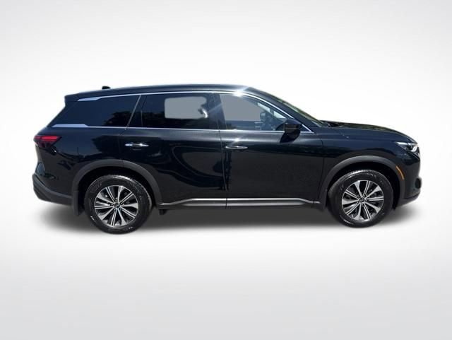 Used 2025 INFINITI QX60 Pure w/ Cargo Package FWD image 6