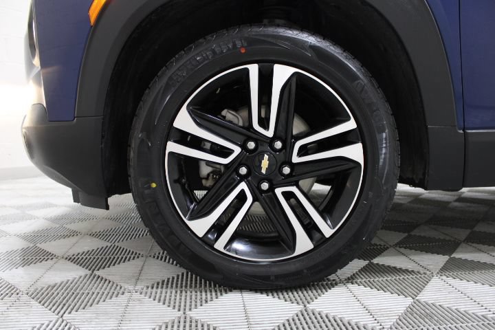 Used 2022 Chevrolet TrailBlazer LT AWD/4WD image 46