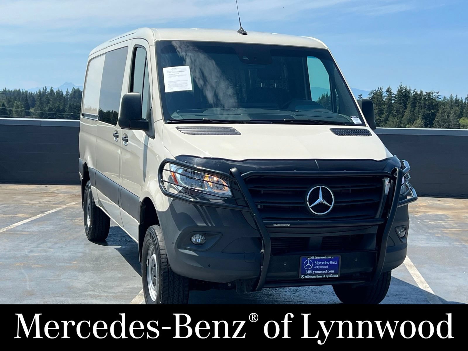 Used 2022 Mercedes-Benz Sprinter 2500 image 1