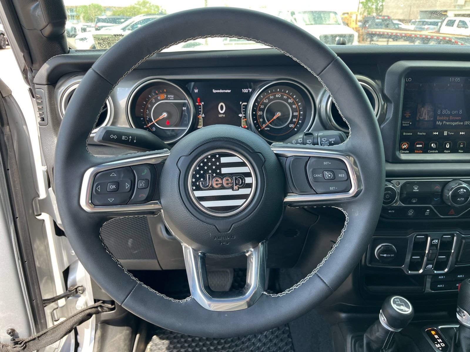 Used 2023 Jeep Wrangler Unlimited Sahara w/ LED Lighting Group AWD/4WD image 17