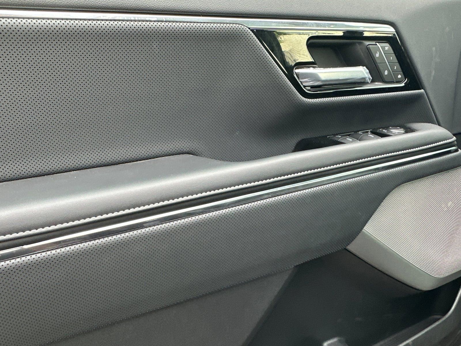 New 2025 GMC Sierra EV Denali image 11