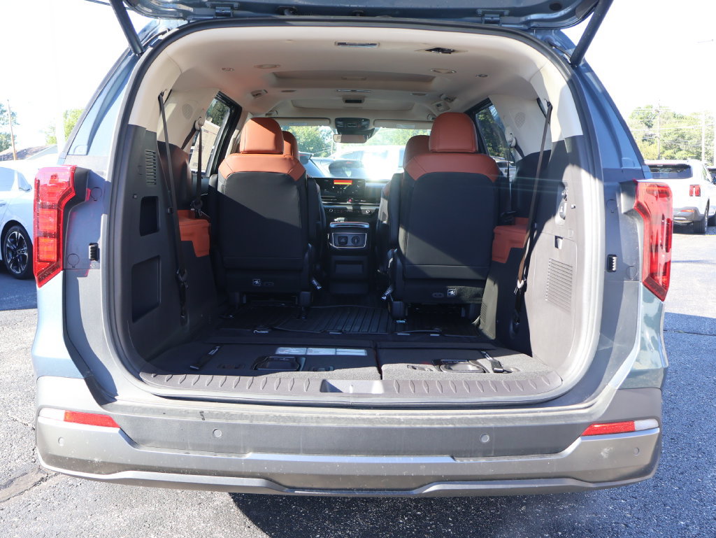 New 2027 Kia Carnival SX w/ Dark Edition Package FWD image 18