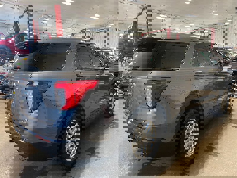 Used 2022 Ford Explorer 4WD w/ Class IV Trailer Tow Package image 6