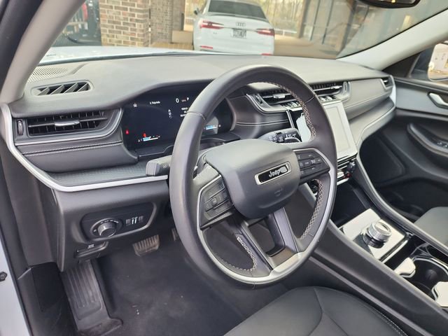 Used 2023 Jeep Grand Cherokee L Laredo image 11