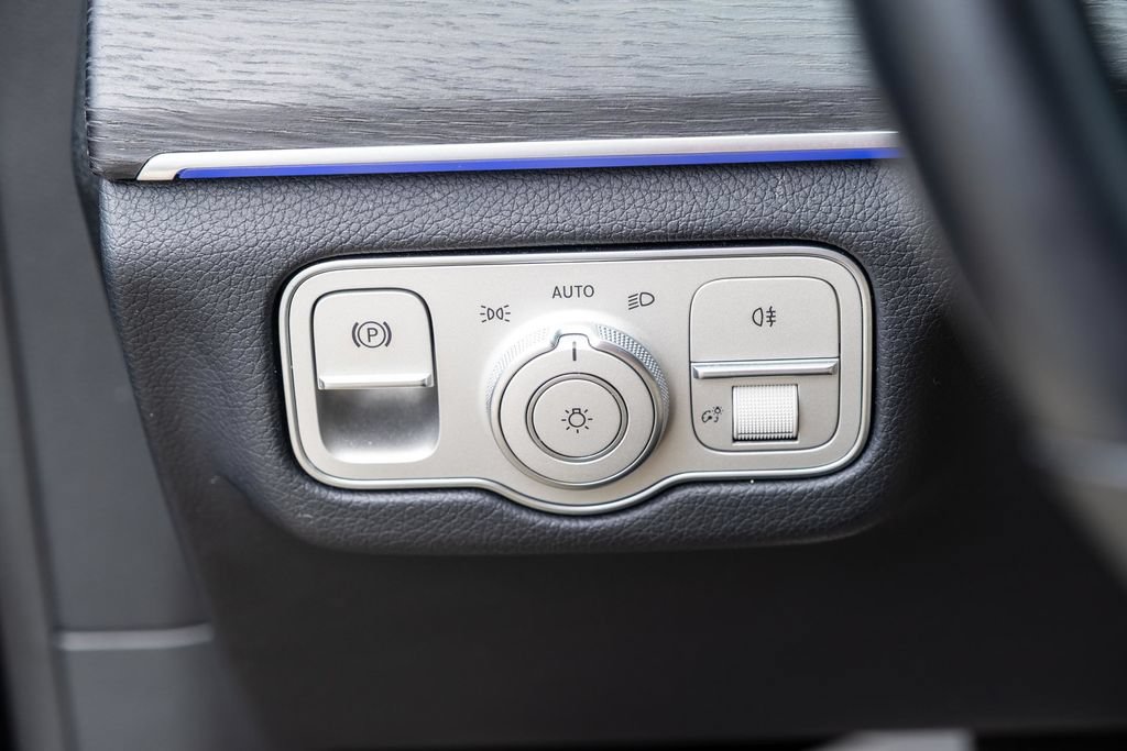 Used 2025 Mercedes-Benz GLE 350 4MATIC image 21