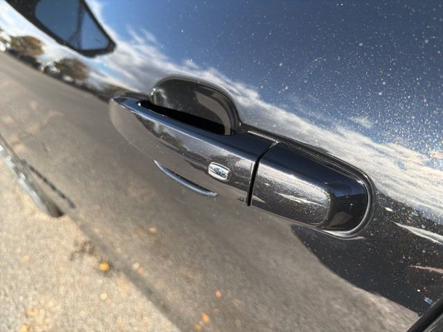 Used 2022 Chevrolet Equinox RS w/ RS Leather Package image 19