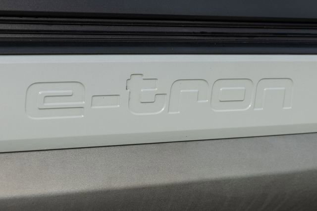 Used 2022 Audi Q4 e-tron Premium Plus image 6