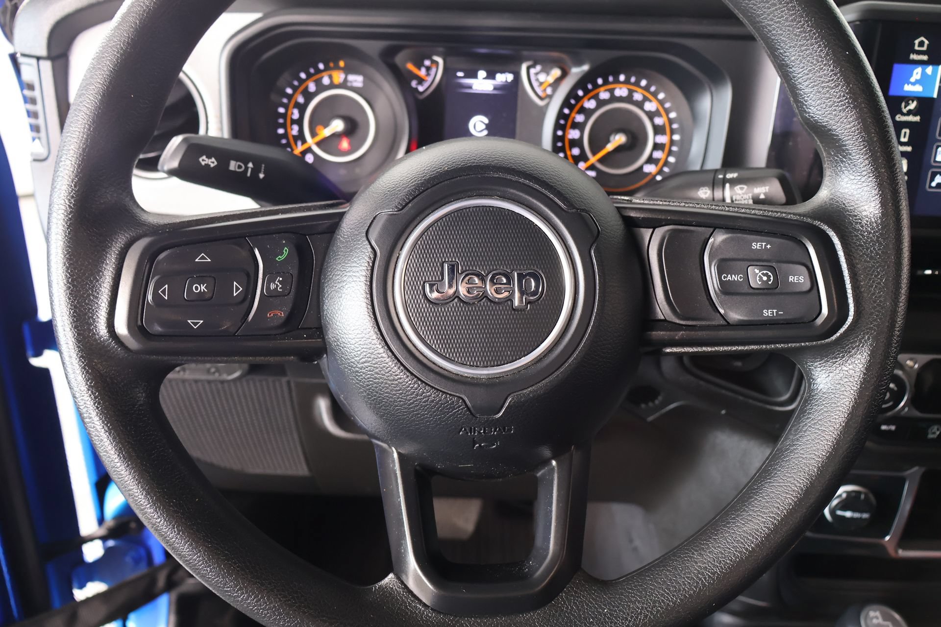 Used 2024 Jeep Gladiator Sport AWD/4WD image 3