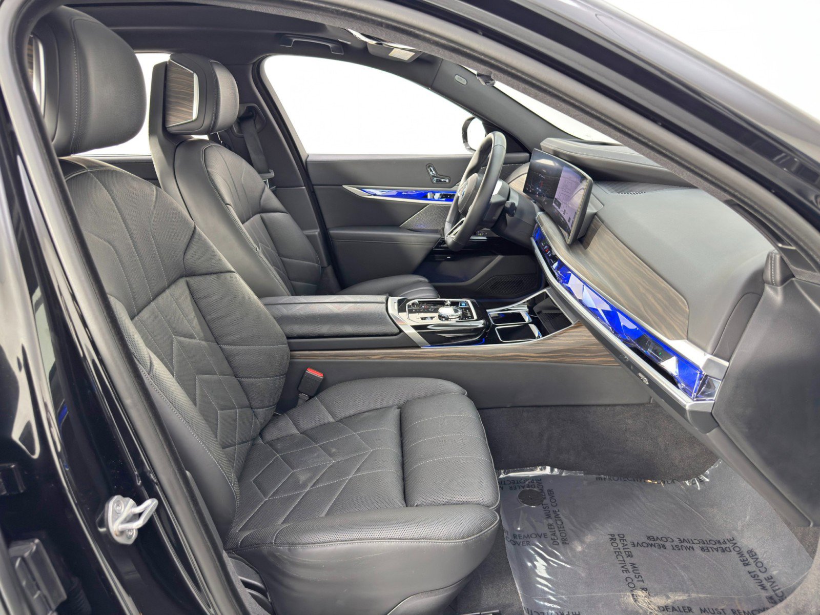 Used 2024 BMW i7 eDrive50 w/ M Sport Package image 16