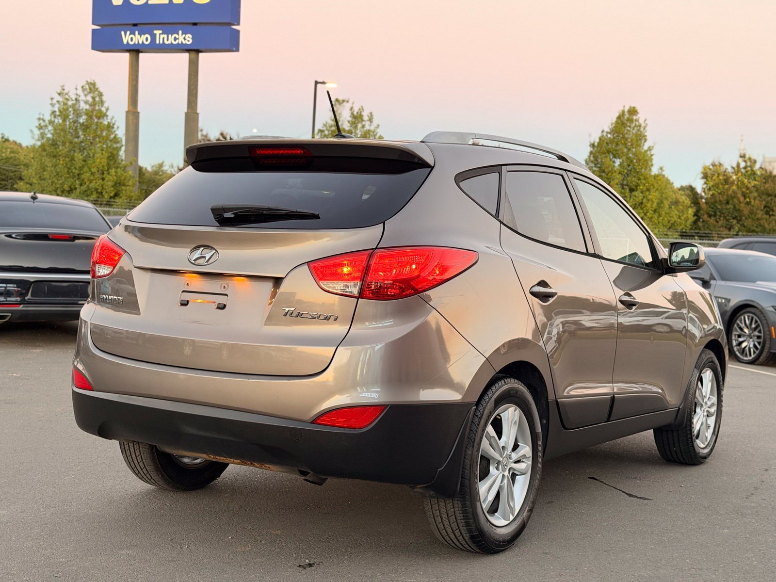 Used 2011 Hyundai Tucson GLS FWD image 9