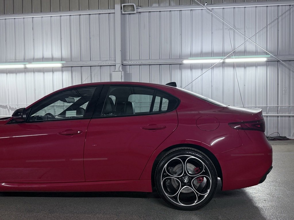 Used 2022 Alfa Romeo Giulia Veloce image 13