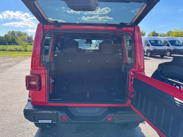 Certified 2025 Jeep Wrangler Unlimited Sahara AWD/4WD image 17