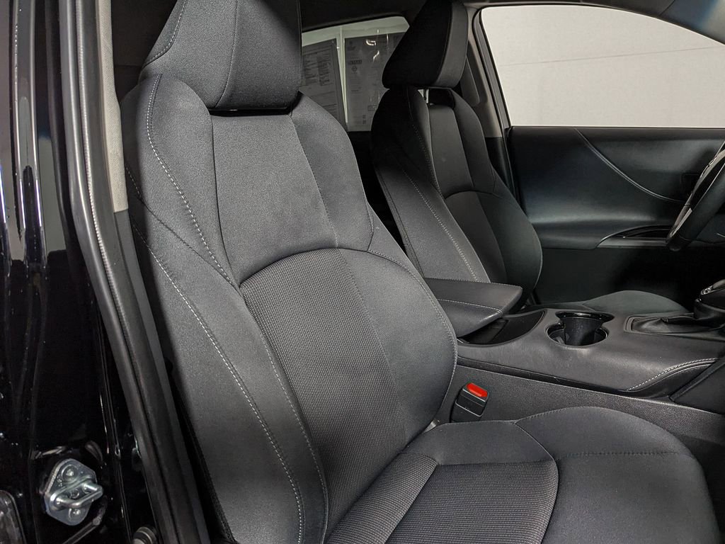 Used 2022 Toyota Venza LE image 29