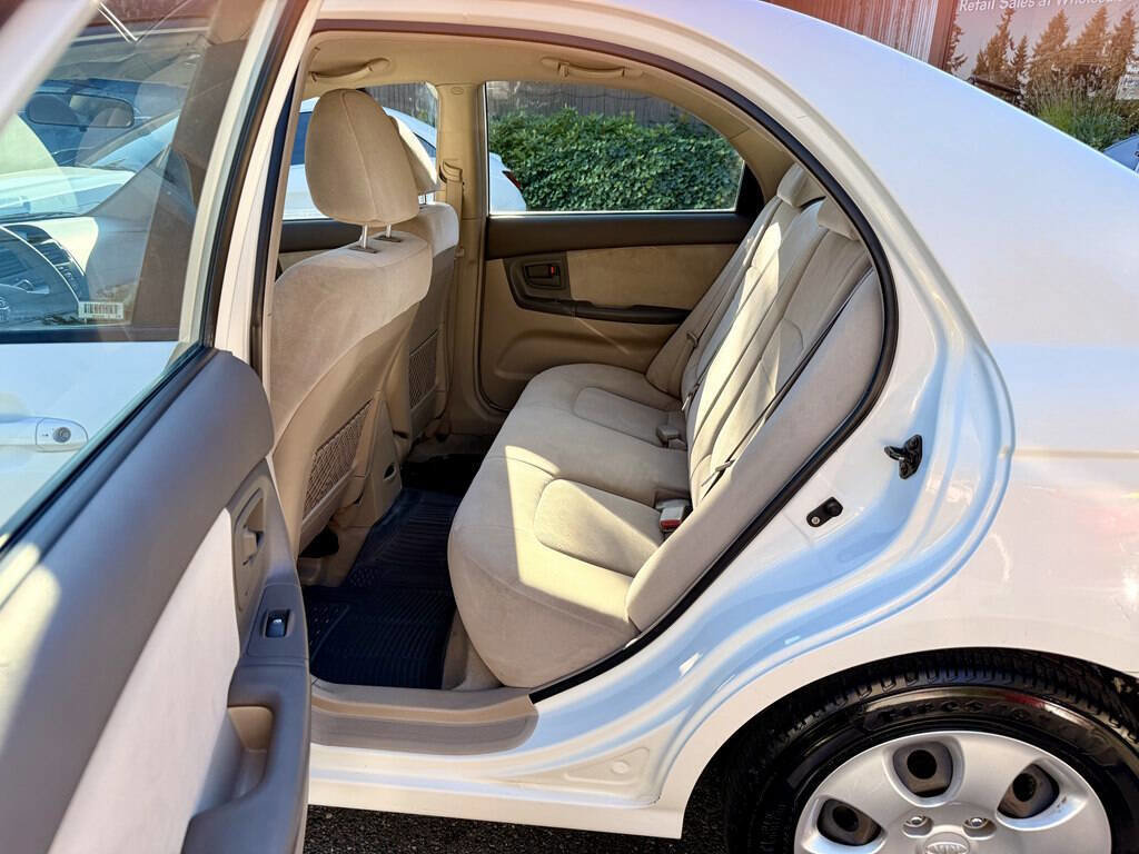 Used 2006 Kia Spectra EX image 11