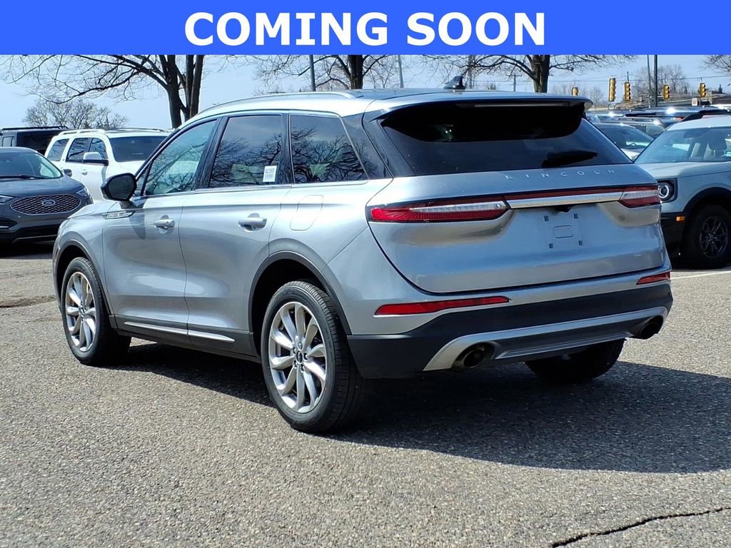 Used 2022 Lincoln Corsair AWD w/ Premium Package image 3