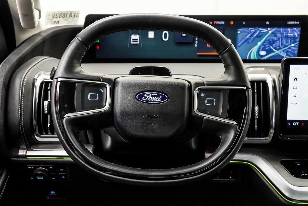 Used 2025 Ford Expedition Platinum AWD/4WD image 18
