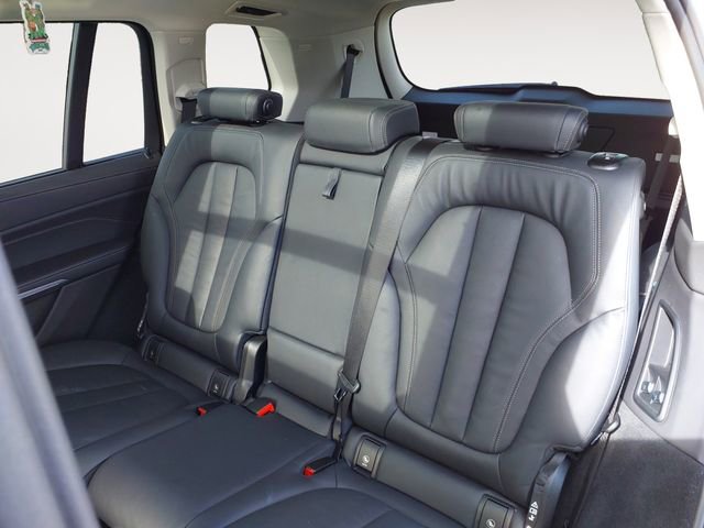 Used 2022 BMW X7 xDrive40i w/ Premium Package AWD/4WD image 13