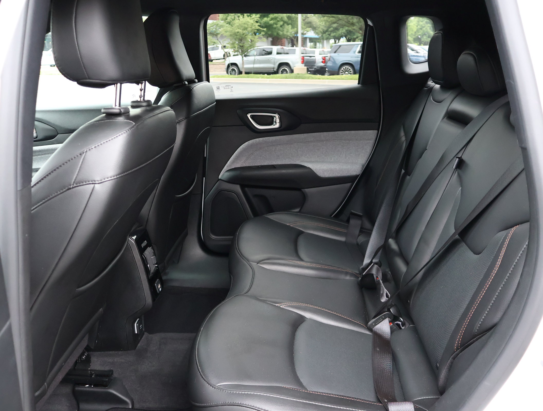 Used 2023 Jeep Compass Latitude AWD/4WD image 21