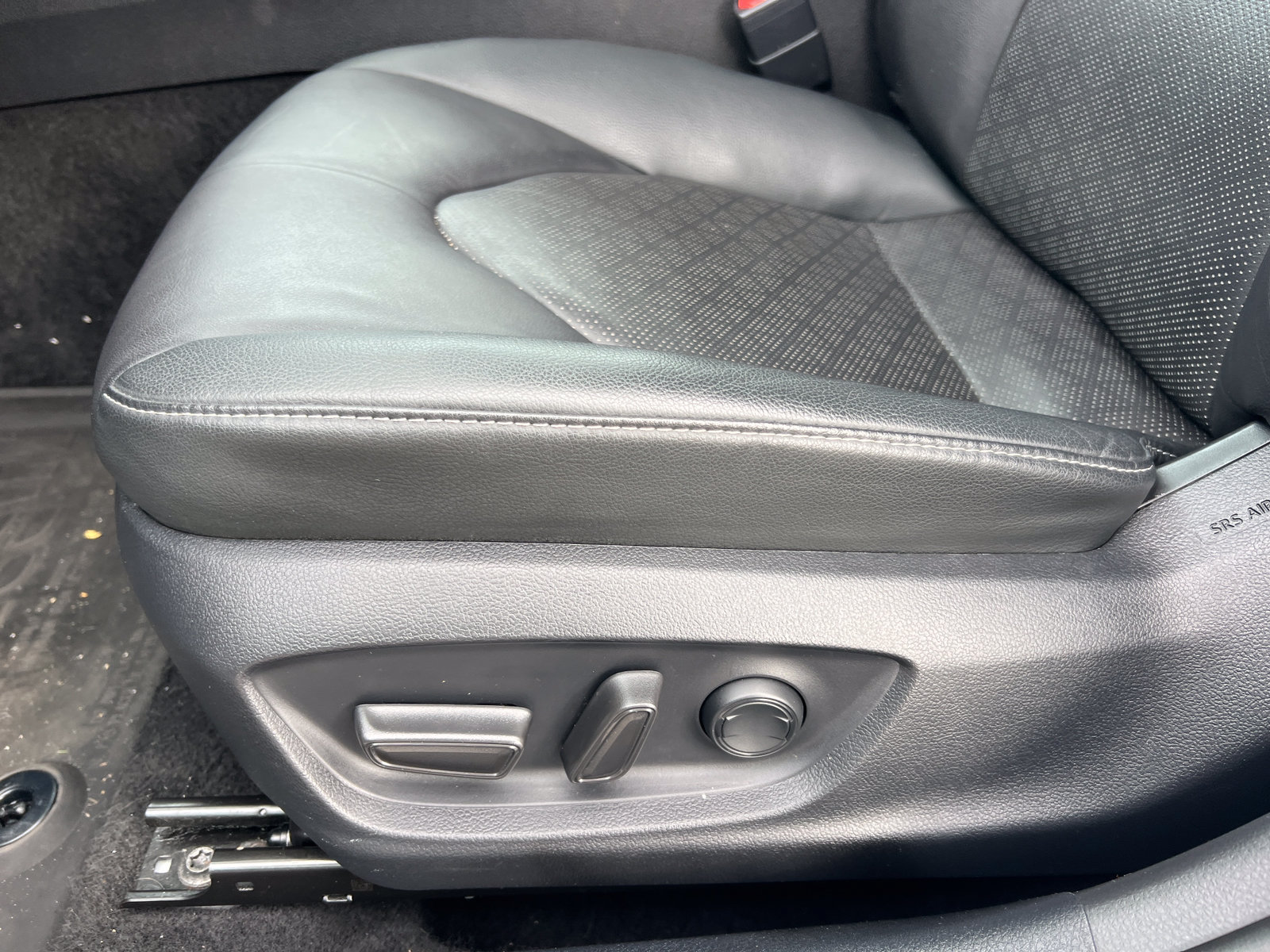 Used 2022 Toyota Camry XSE FWD image 11