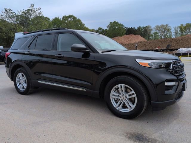 Certified 2024 Ford Explorer XLT w/ Equipment Group 202A RWD image 2