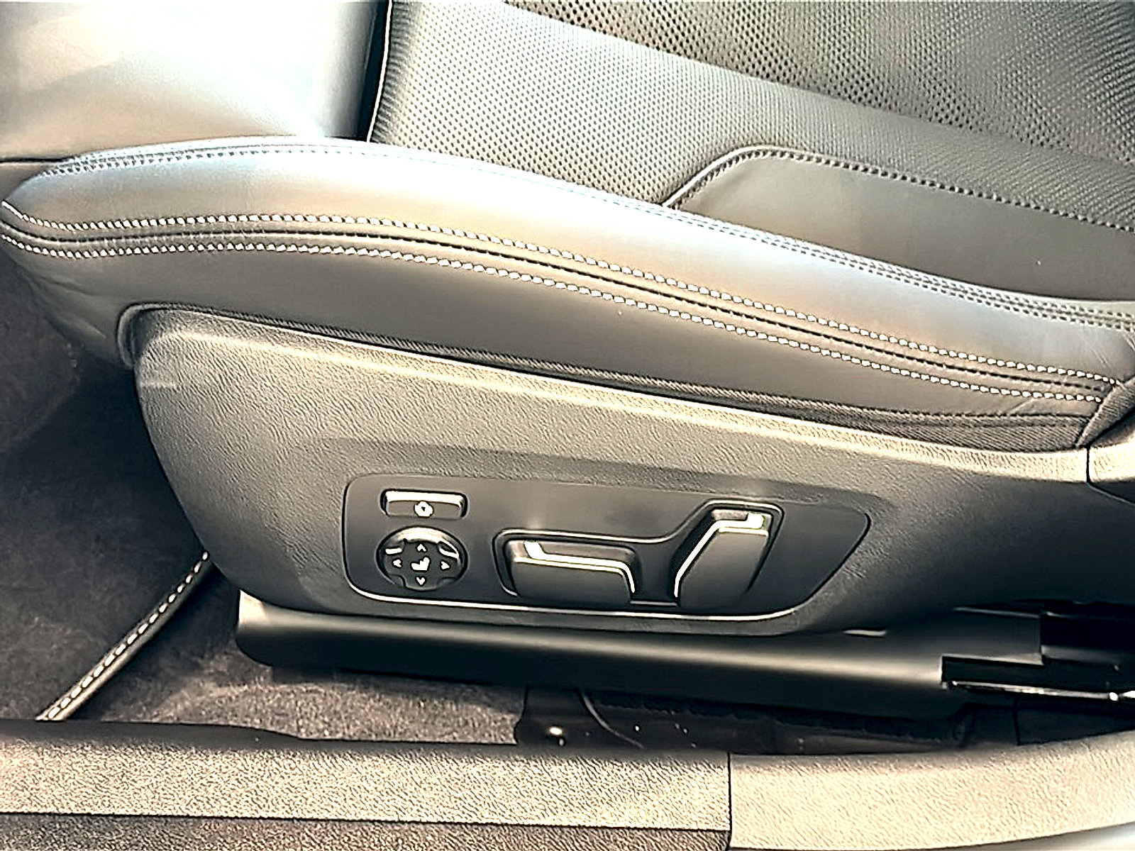 New 2027 BMW M3 Competition AWD/4WD image 13