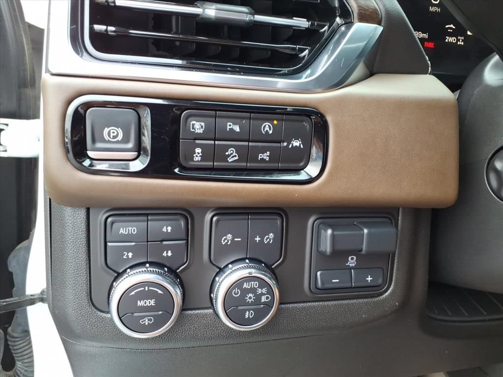 Used 2025 GMC Yukon Denali Ultimate w/ LPO, Floor Liner Package AWD/4WD image 16
