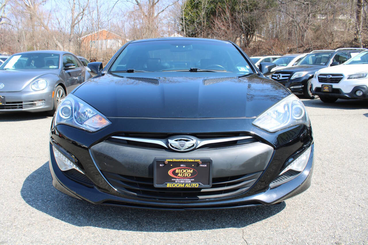 Used 2013 Hyundai Genesis 3.8 image 3