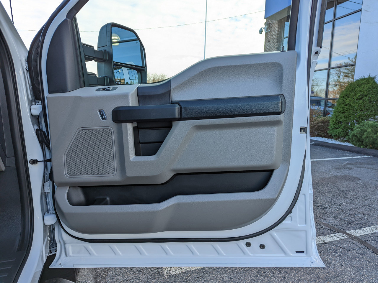 Used 2022 Ford F250 XL w/ Power Equipment Group image 27