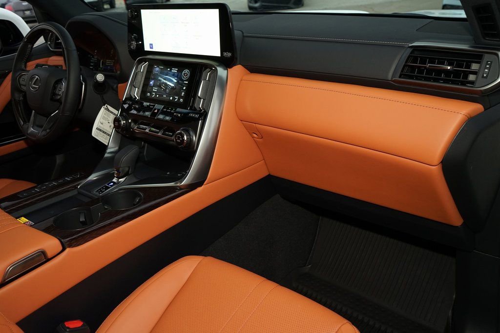 Used 2026 Lexus LX 700h Ultra Luxury image 11