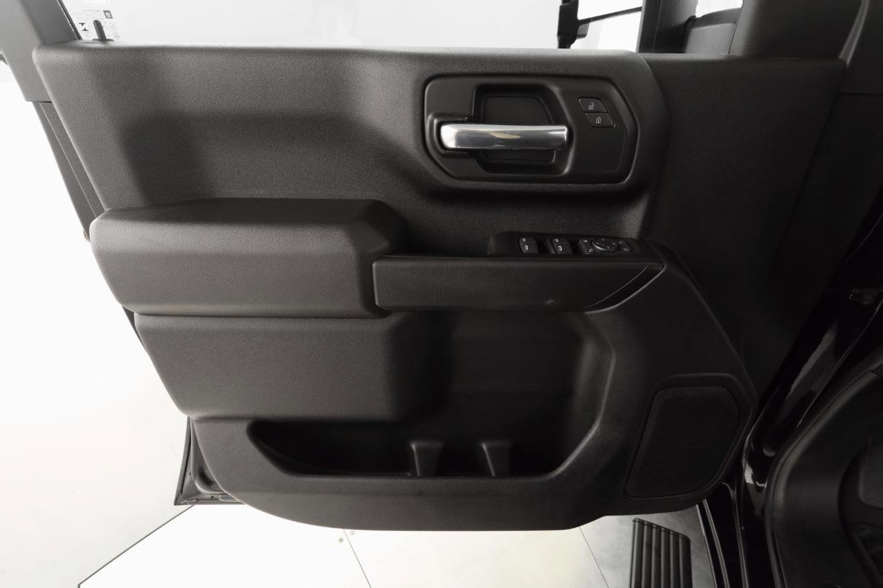 Used 2022 Chevrolet Silverado 2500 Custom w/ Custom Value Package image 10