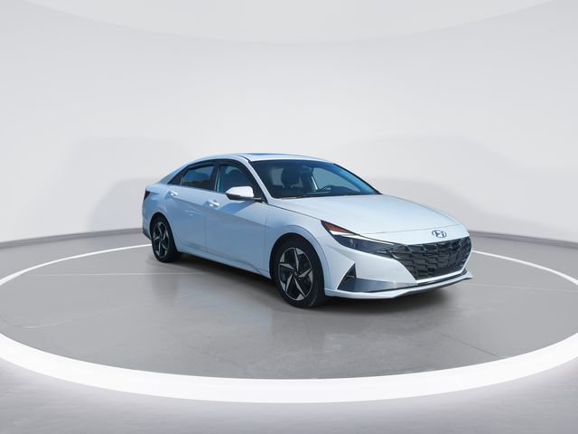 Used 2023 Hyundai Elantra Limited image 2