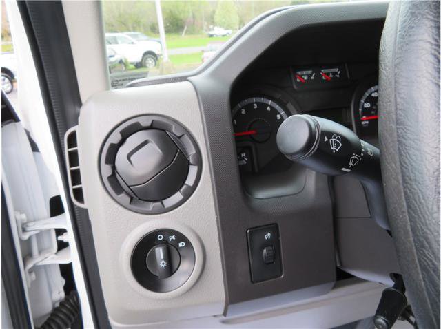 Used 2016 Ford E-350 and Econoline 350 Super Duty RWD image 13