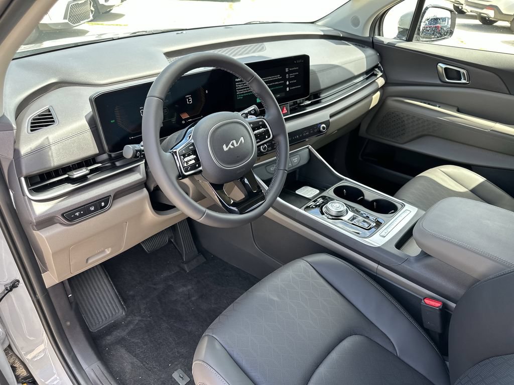 New 2026 Kia Carnival EX FWD image 16