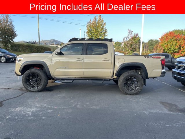 Used 2018 Toyota Tacoma TRD Off-Road AWD/4WD image 4