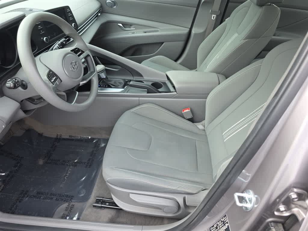 Used 2023 Hyundai Elantra SEL FWD image 17