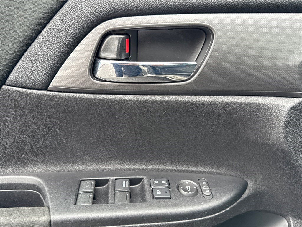 Used 2015 Honda Accord LX image 18