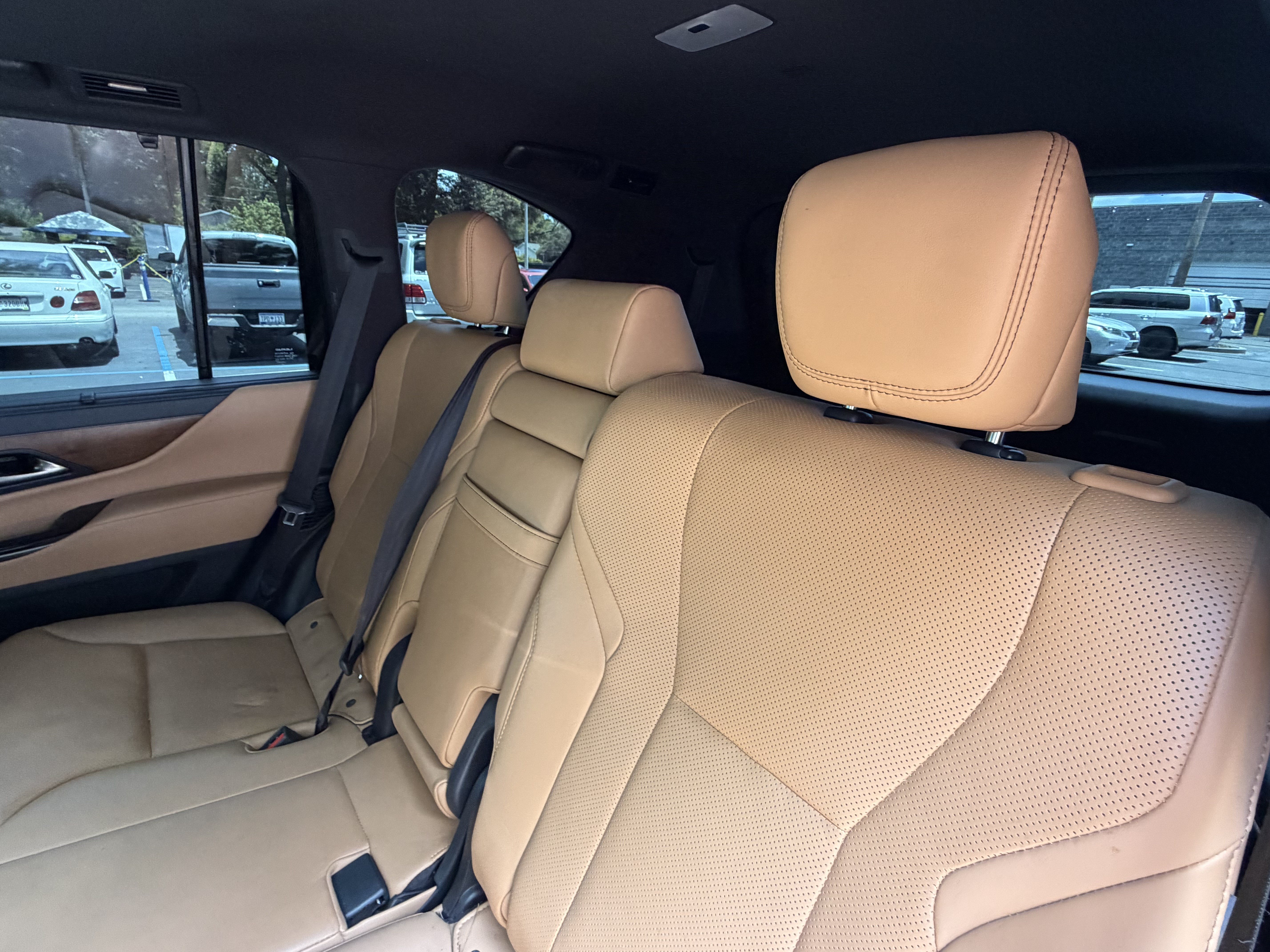 Used 2023 Lexus LX 600 4WD w/ Appearance Package image 33
