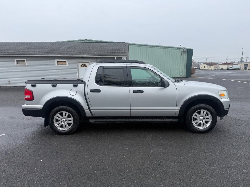 Used 2010 Ford Explorer Sport Trac XLT image 4