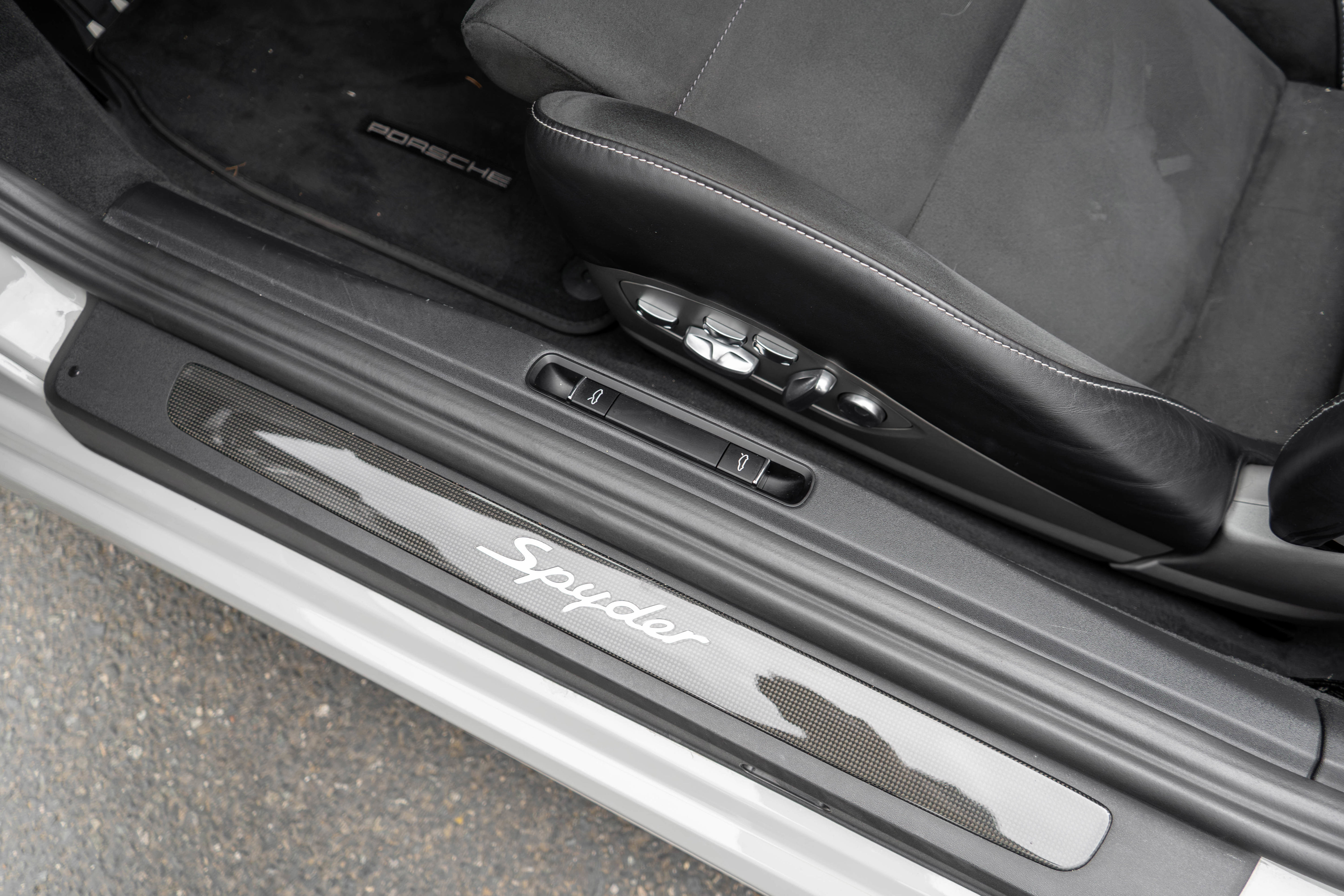 Used 2022 Porsche 718 Boxster Spyder w/ Light Design Package RWD image 12