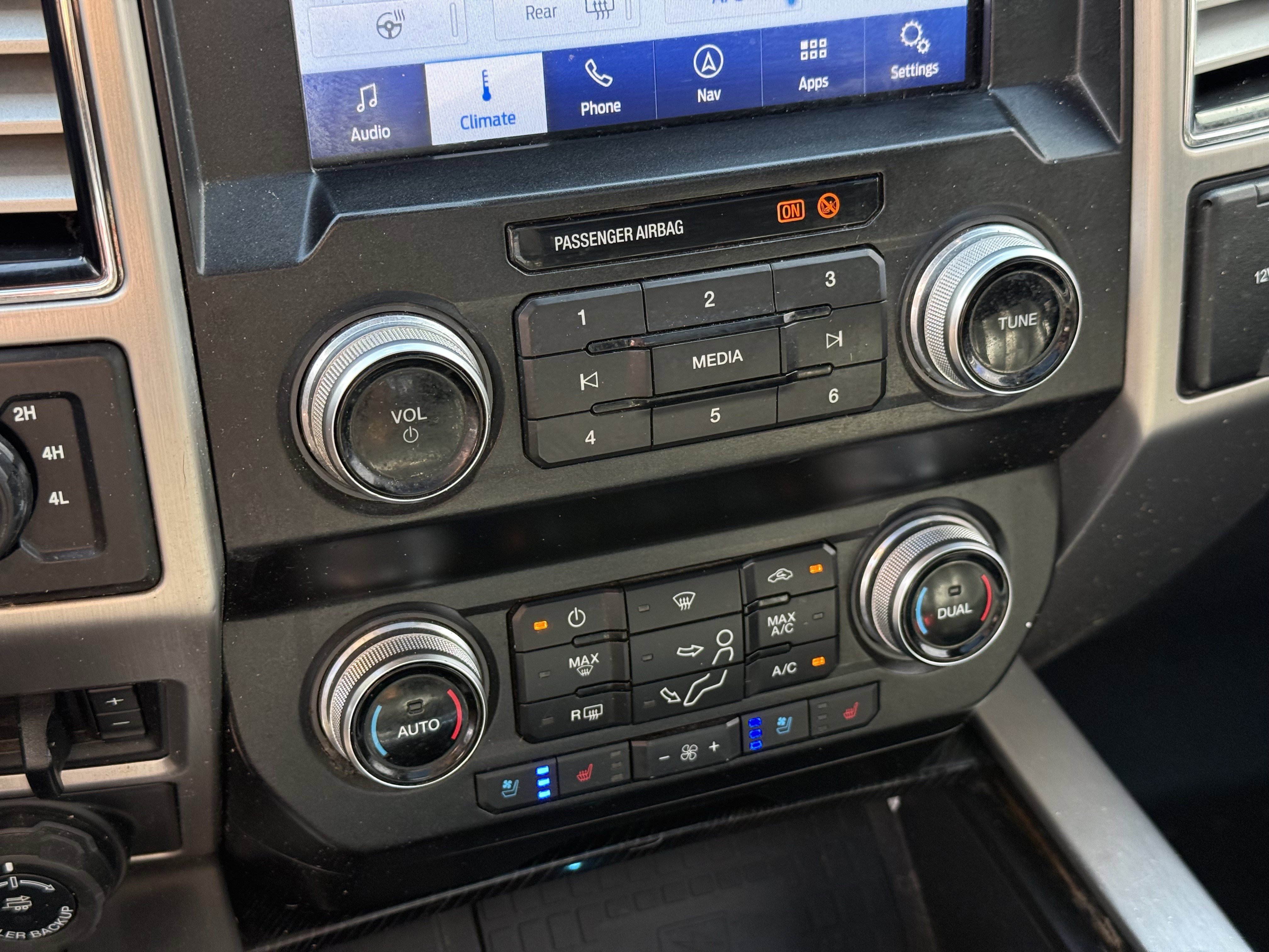 Used 2021 Ford F250 Platinum w/ FX4 Off-Road Package image 22